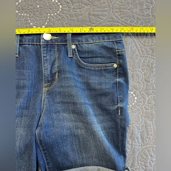 Seven7 Women’s Blue Denim Rolled Cuff Sunset Bermuda Shorts NWT Size 4 - Picture 2 of 10